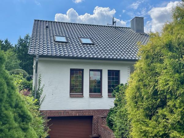 Charmantes Einfamilienhaus mit großem Grundstück !